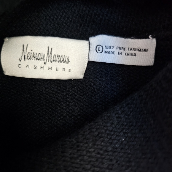 Neiman Marcus Black Cashmere Mockneck Sweater Unique Cuffs Size Large - Picture 12 of 12